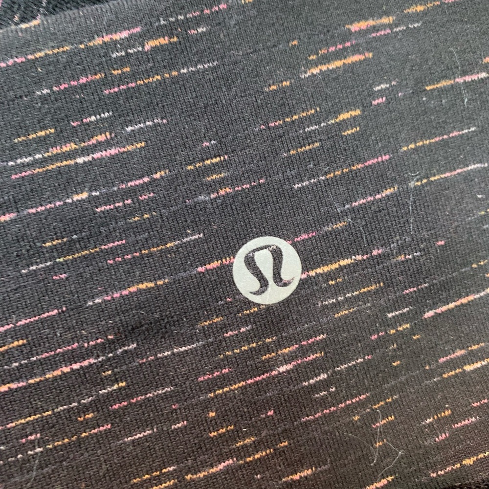 Lululemon women’s leggings in size 4. - Picture 2 of 4